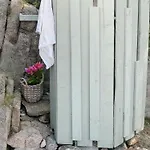 펜션 Unique By The Water On