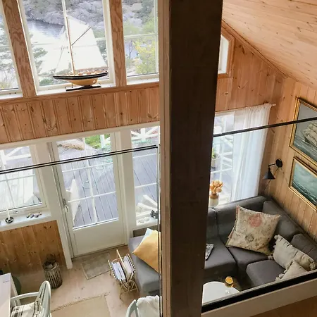 Unique By The Water On Feriehus *