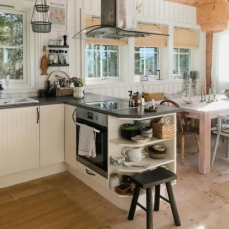 Feriehus Unique By The Water On Krakeroy