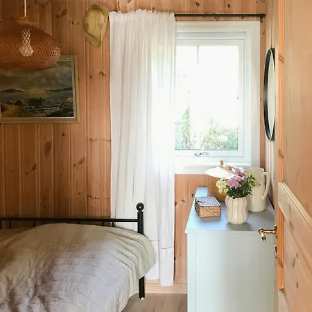 Feriehus Unique By The Water On Krakeroy