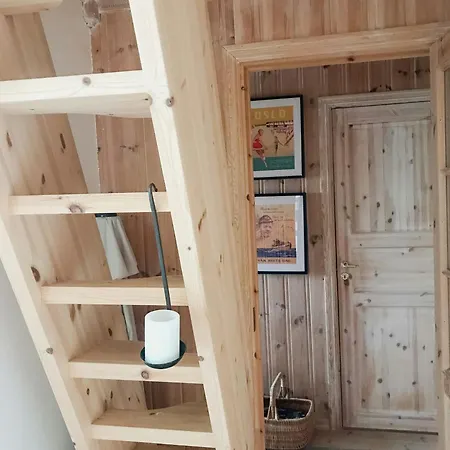 Feriehus Unique By The Water On