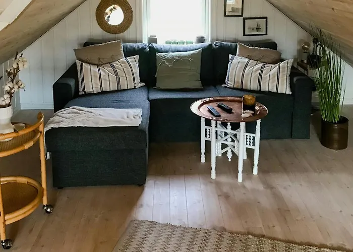 Unique By The Water On Nyaraló